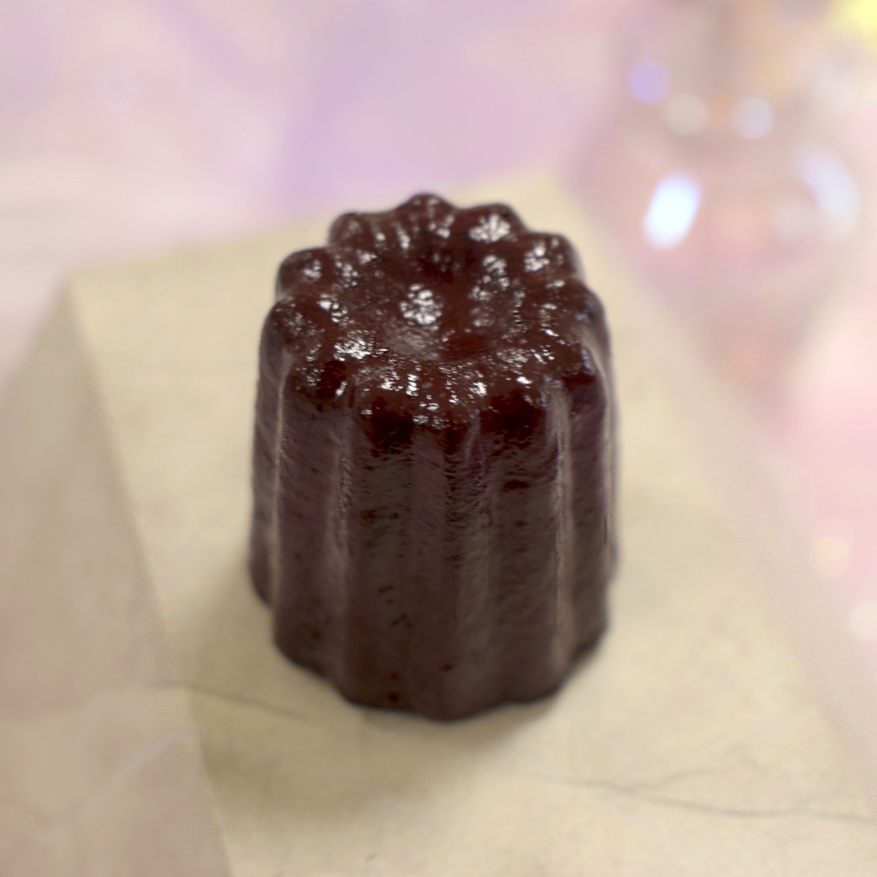 鉄で作った洋菓子ペーパーウェイト「鉄菓」カヌレ
