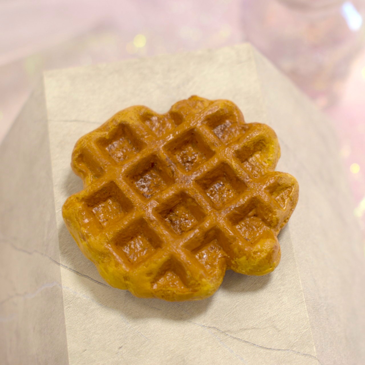 鉄で作った洋菓子ペーパーウェイト「鉄菓」ワッフル